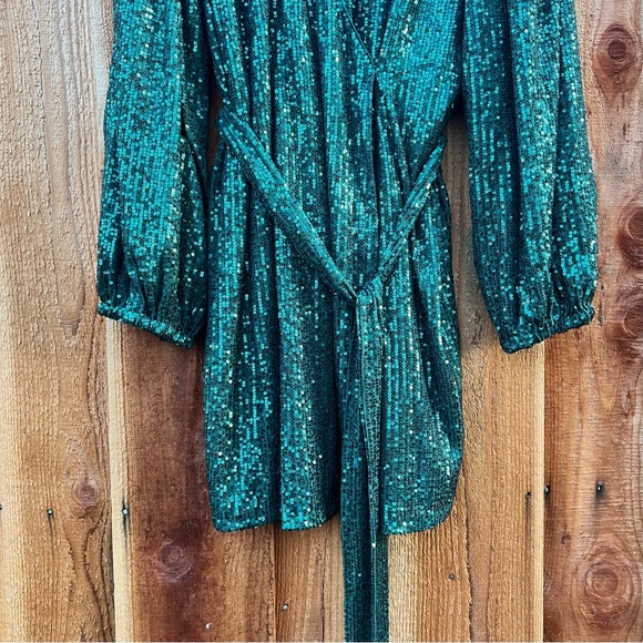 Emerald Green Sequin Balloon Long Sleeve Wrap Dress 🌿 - Picture 6 of 10